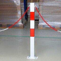 Barrier post, eyelets, galvanized, powder-coated
