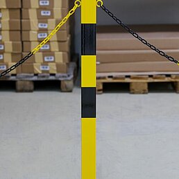Barrier post, eyelets, galvanized, powder-coated