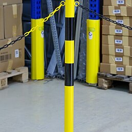 Barrier post, eyelets, galvanized, powder-coated