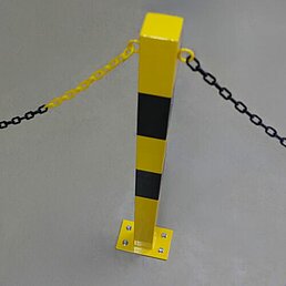 Barrier post, eyelets, galvanized, powder-coated