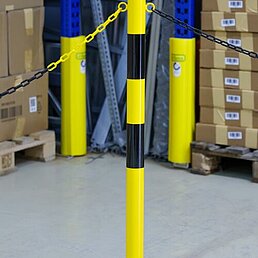 Barrier post, eyelets, galvanized, powder-coated