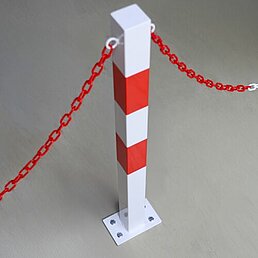 Barrier post, eyelets, galvanized, powder-coated