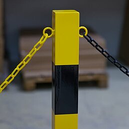 Barrier post, eyelets, galvanized, powder-coated