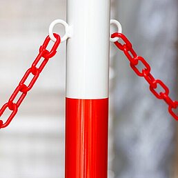 Barrier post, eyelets, galvanized, powder-coated