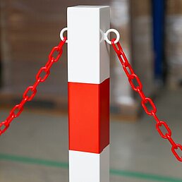 Barrier post, eyelets, galvanized, powder-coated